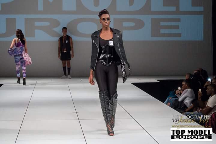 Model Victoria - Mabelle 