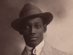 The Black Archives en uitgeverij Atlas Contact organiseren een Anton de Kom-schrijfwedstrijd